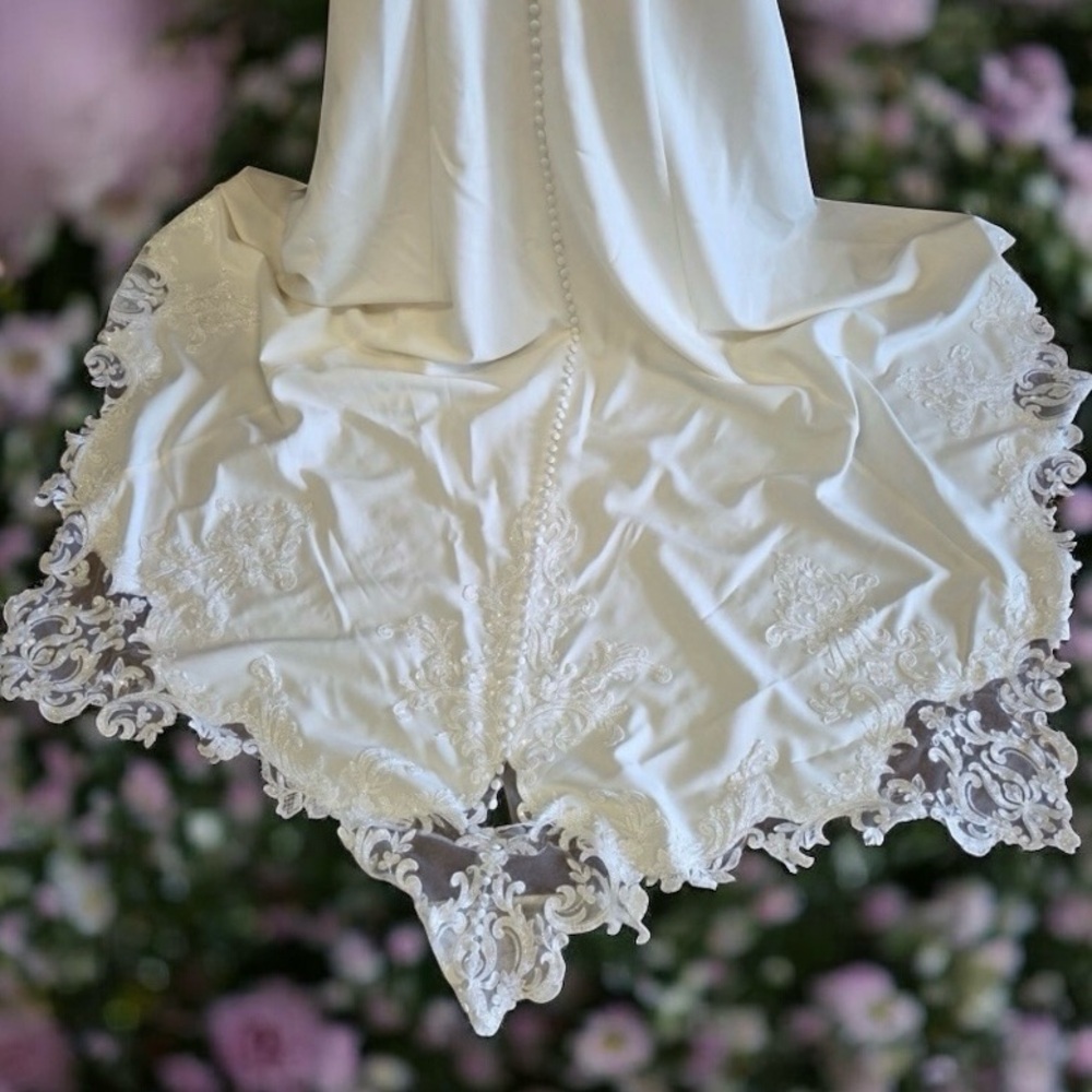 Madi Lane WHITTNEY Wedding Dress – Serene Collection | Size 14 | $2,200 Retail - Picture 14 of 16